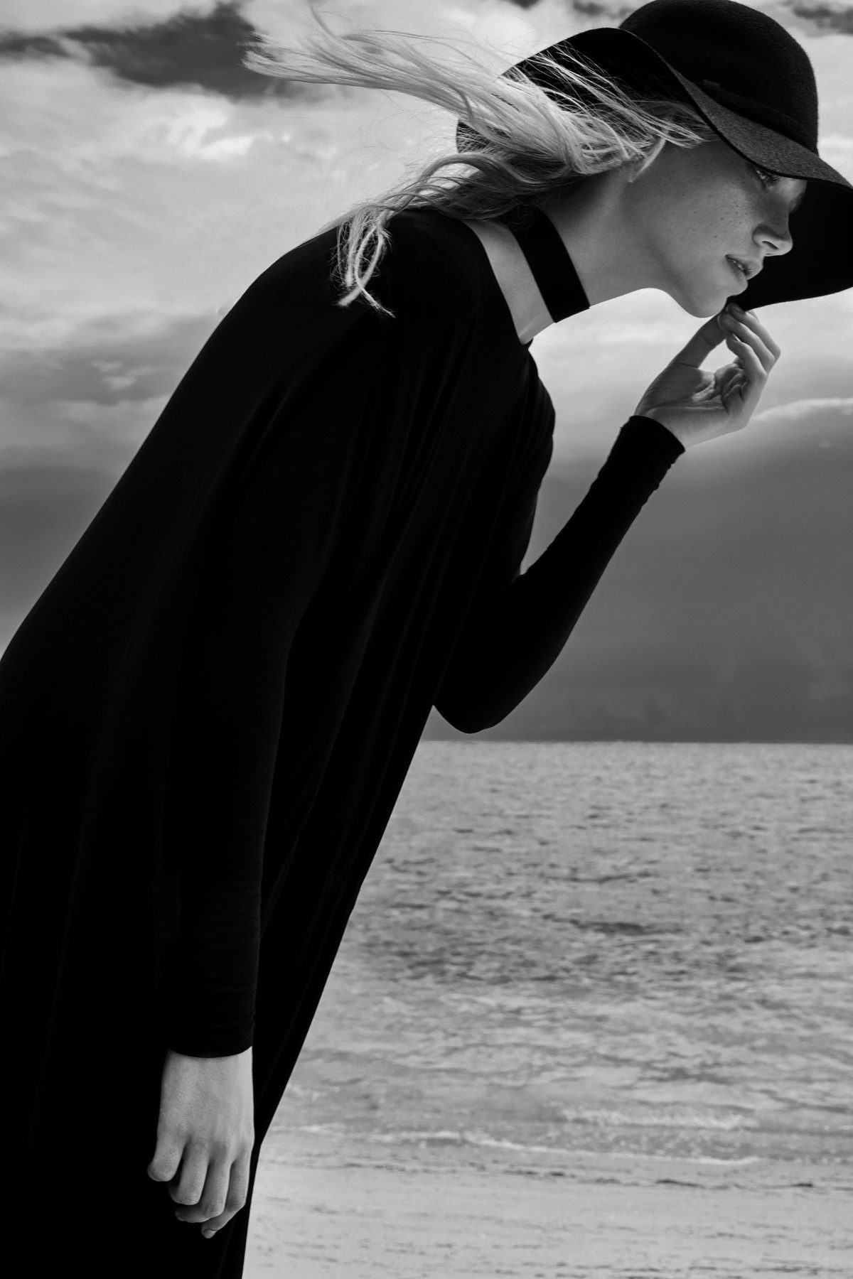 Issue, Black Tide